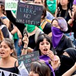 AMLO acusa a los conservadores de infiltrarse en el movimiento feminista