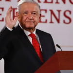 Entregan casa nueva a familia damnificada por socavón en Puebla