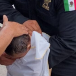Muere motociclista al estrellarse contra un poste de luz en Cancún